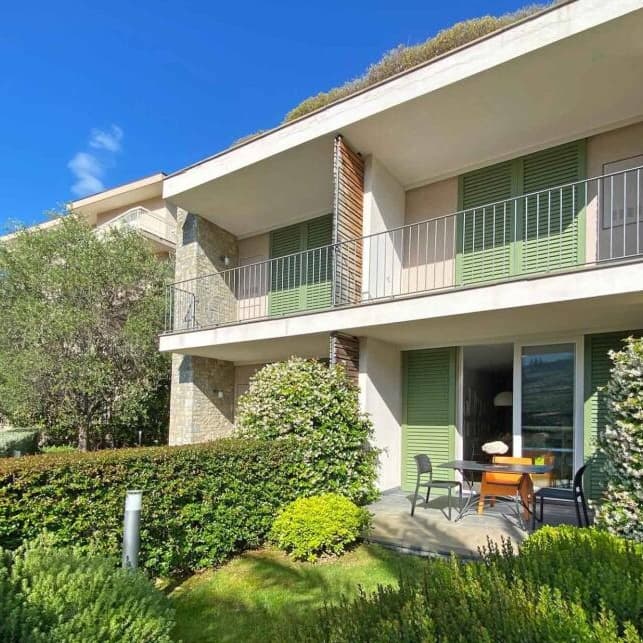 Appartement T3 à vendre à Vallebona, avec terrasse, jardin et garage.